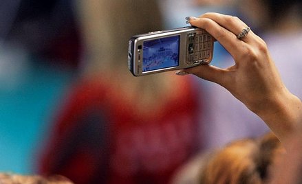 Powierzając pracownikowi aparat, warto zawrzeć z nim umowę określającą zasady korzystania z telefonu