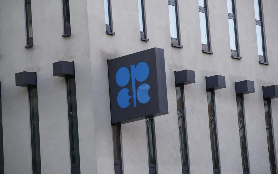 OPEC+ stopniowo będzie zwiększać strumień ropy