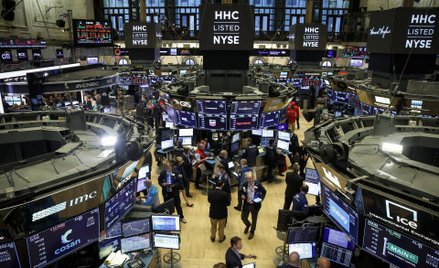 Rekordy na Wall Street i „odlot” paliwowych gigantów