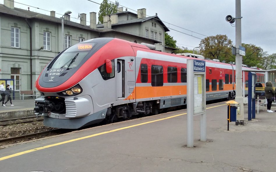 Pasażerowie w niektórych regionach kraju zwracają uwagę na rosnące problemy z punktualnością pociągó