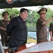 Przywódca Korei Północnej Kim Dzong Un obserwuje szkolenie północnokoreańskich żołnierzy (fot. ilust