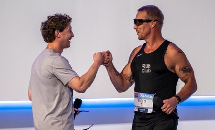 Okulary Ray-Ban Meta odniosły ogromny sukces rynkowy. Szef Mety Mark Zuckerberg chce zrobić kolejny 