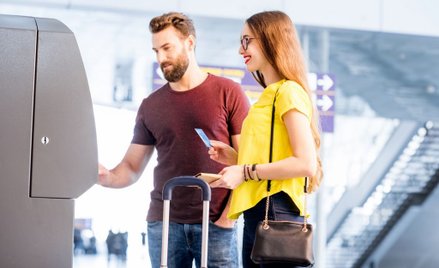 Bankomaty nie mają wakacji. Turyści płacą gotówką