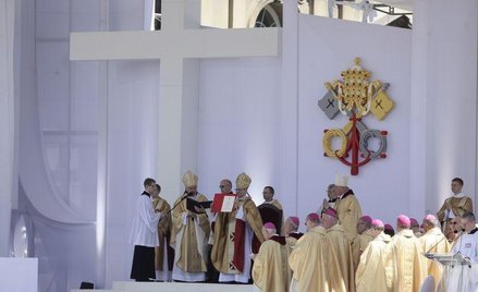 Msza święta beatyfikacyjna ks. Jerzego Popiełuszki pod przewodnictwem kardynała Angelo Amato