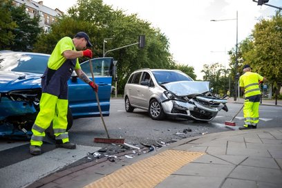 Dzikie wysypiska, połamane ławki i graffiti. 12,6 tys. interwencji w Warszawie