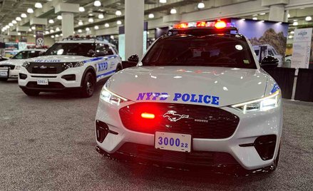 Policja w Nowym Jorku przesiada się do elektrycznego Forda Mustanga