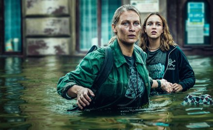 Agnieszka Żulewska (na pierwszym planie) w „Wielkiej wodzie”. Premiera 5 października na Netfliksie