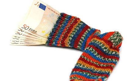 Nieujawnione dochody: Oszczędności trzymane poza bankiem to dla fiskusa ukryte dochody