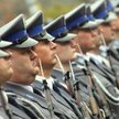 Żołnierze, policjanci i strażacy, którzy włożyli mundur przed 2013 r., mogą iść na emeryturę już po 