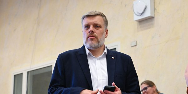 „Struzik i jego nienażarta wataha”. Adrian Zandberg mówi o układzie w Warszawie i na Mazowszu