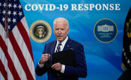 Biden wzywa do przywrócenia obowiązku noszenia maseczek
