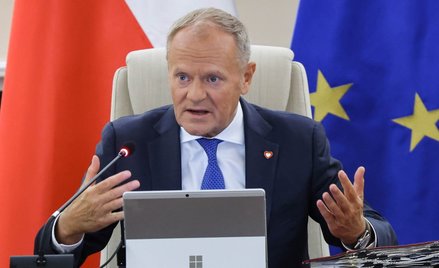 Premier Donald Tusk zaapelował do ministrów, by ustalili wersję kompromisową ustawy, z której będą z
