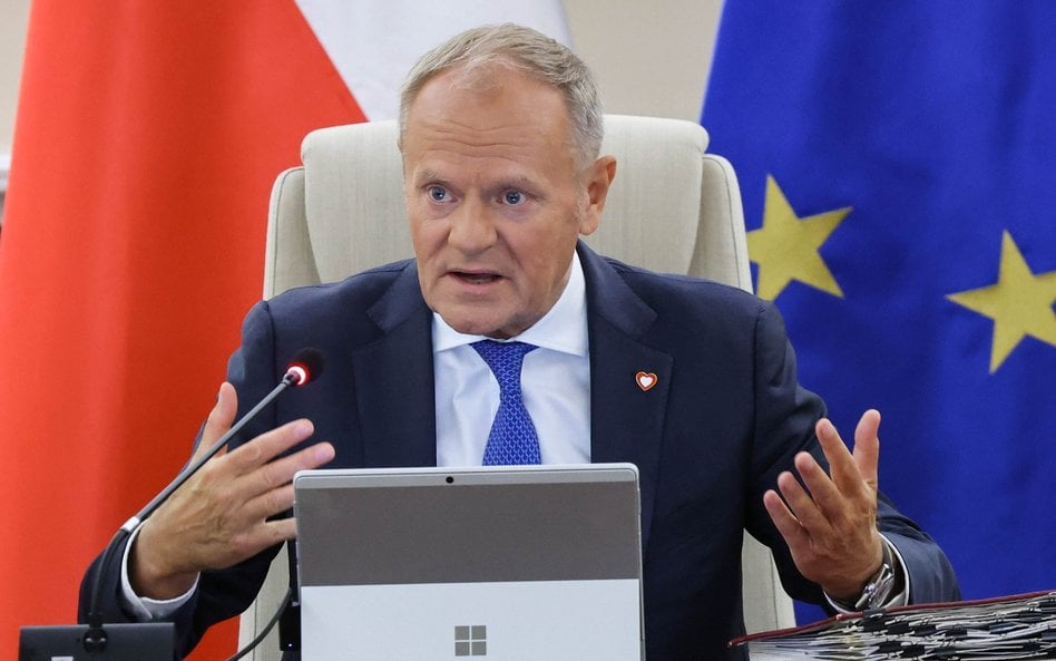 Premier Donald Tusk zaapelował do ministrów, by ustalili wersję kompromisową ustawy, z której będą z