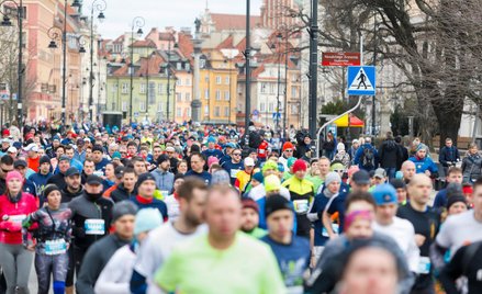 W maratonach biegną coraz większe tłumy nie tylko w Warszawie.