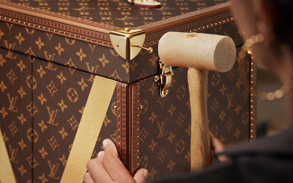 Kufer Trophy Trunk powstał w pracowni marki Louis Vuitton pod Paryżem.