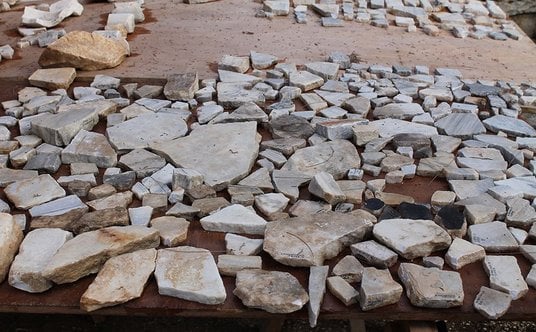 Marmurowe okładziny ścienne kościoła w Porfyrejon (Liban). Fot. Mariusz Gwiazda