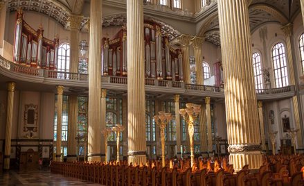 Polskie kościoły coraz bardziej pustoszeją