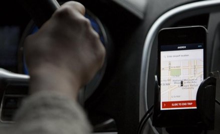 Uber: transport czy aplikacja
