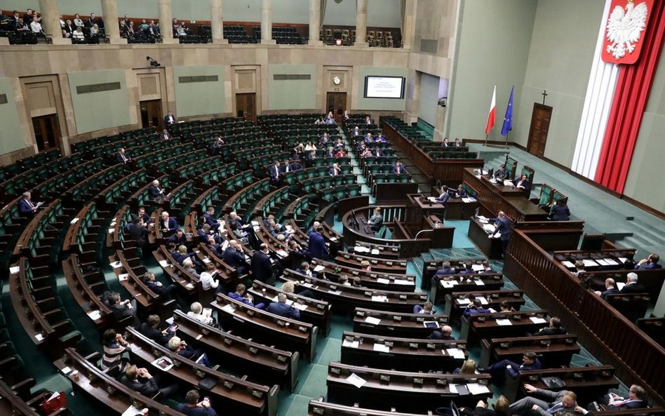 Prawo i Sprawiedliwość mebluje samorządy