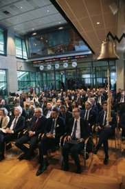 Uczestnicy kongresu, którzy wypełnili salę notowań GPW, wysłuchali wystąpienia premiera Mateusza Mor