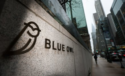 Obawy inwestorów skoncentrowały się wokół społki Blue Owl, która musiała ograniczyć wypłaty ze swoic