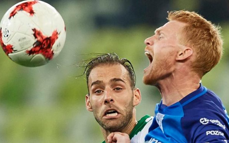 Marco Paixao (z lewej, Lechia) i Lasse Nielsen (Lech). Mecz ich drużyn zakończył się w Gdańsku remis