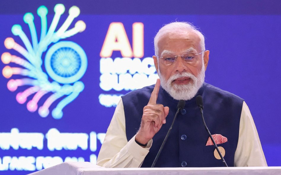 Premier Indii Narendra Modi na AI Impact Summit, który odbywał się w Nowym Delhi