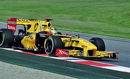 Robert Kubica był siódmy i szósty w piątkowych treningach. Kwalifikacje w sobotę o 14, wyścig w nied