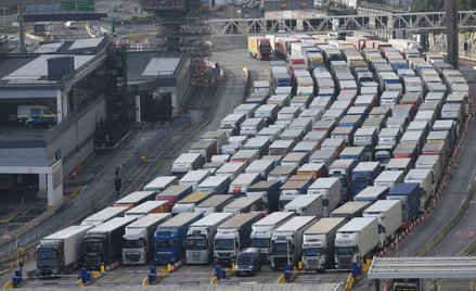 Polscy medycy lecą do Dover. Pomogą testować kierowców