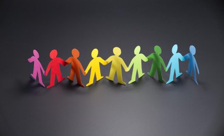 LGBT+: WHO wyjaśni, jakie są standardy uczenia o mniejszościach