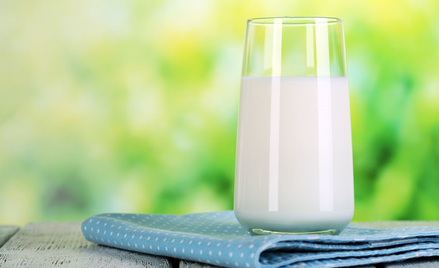 Badania w Szwecji: Picie mleka skraca życie?