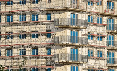 Gdy na rynku pojawia się duża pula mieszkań znacznie droższych od rynkowej średniej, na ogół podwyżs