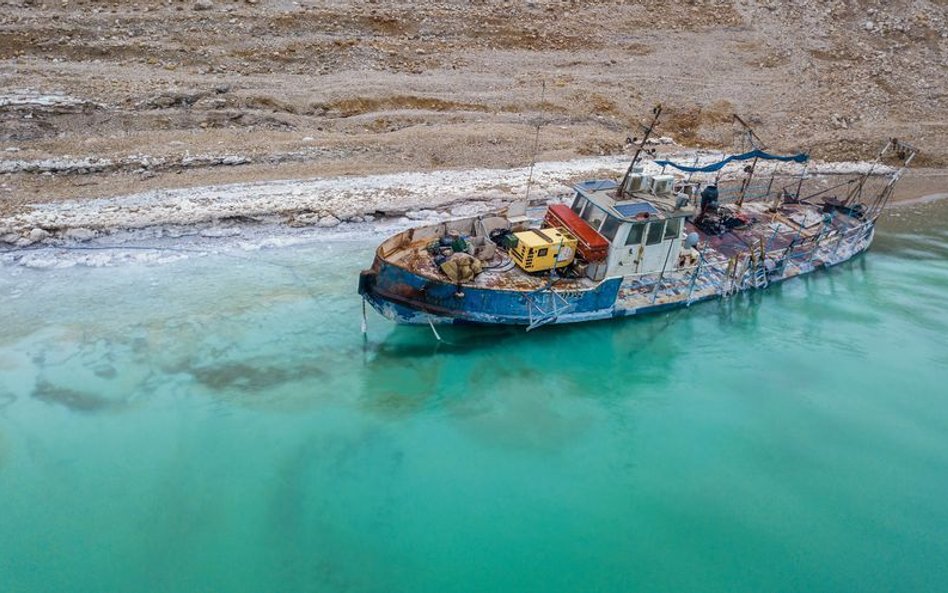 Jednym oczywistym sposobem uratowania Morza Martwego byłoby ożywienie dogorywającego Jordanu, główne