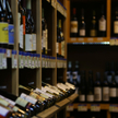 Ceny szkła rosną. Czy to wymusi większą popularyzację win sprzedawanych w butelkach PET?