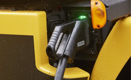 Elektryki kontra biopaliwa – KE rozważa co poprzeć
