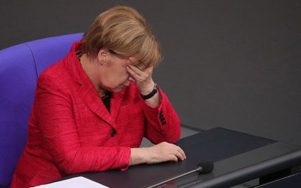 Kanclerz Niemiec Angela Merkel w parlamencie w Berlinie.