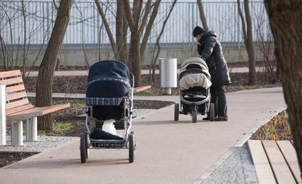 Młode matki dostaną zaległe becikowe
