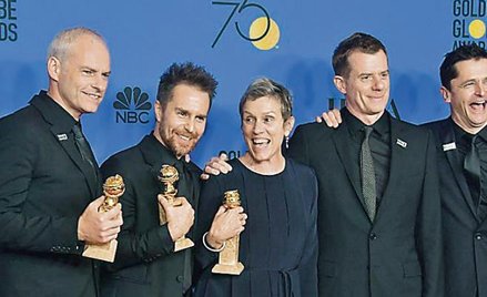 Zwycięska ekipa filmu „Trzy billboardy za Ebbing, Missouri" (od lewej): Martin McDonagh, Sam Rockwel
