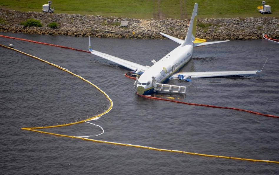 B737 w rzece na Florydzie: wadliwy odwracacz ciągu