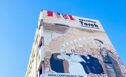 W marokańskim mieście Kenitra odsłonięto 35-metrowy mural poświęcony alianckiej operacji „Torch”