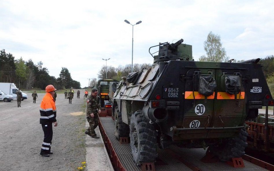 Francuzi przywieźli z sobą ciężki sprzęt