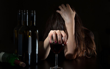 Alkoholik – słowo straszne jak feministka - Joanna Parafianowicz o nadużywaniu alkoholu przez prawników