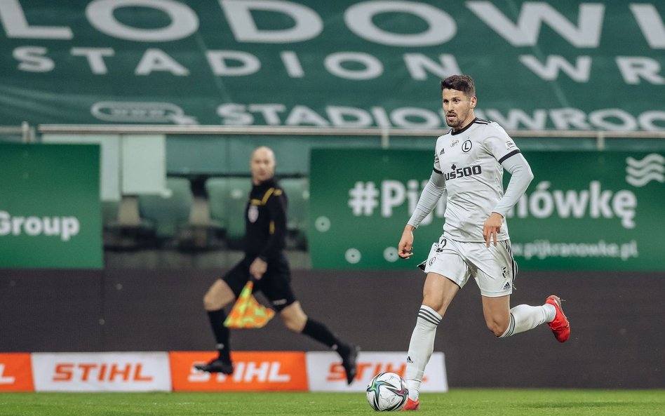 Legia bezbramkowo remisuje z Wisłą Kraków