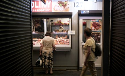 Mięso nadal wygrywa w polskich koszykach. Raport pokazuje trwałość nawyków