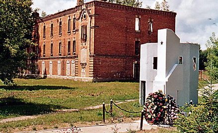 Budynek obozu w Berezie Kartuskiej współcześnie (fot. Christian Ganzer)