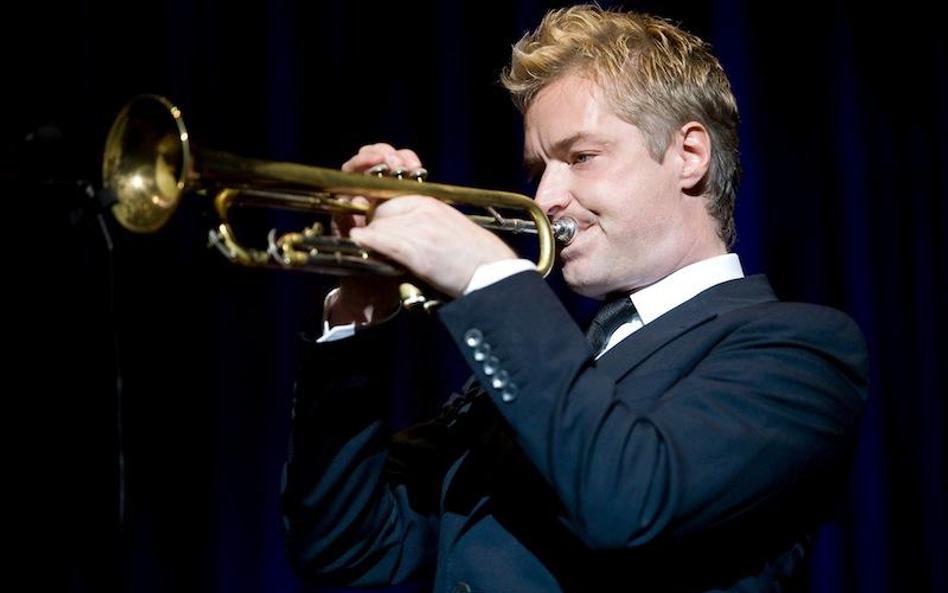 Chris Botti (ur. w 1962 r.) ma w dyskografii 12 płyt, za ostatnią „Impressions” dostał nagrodę Gramm