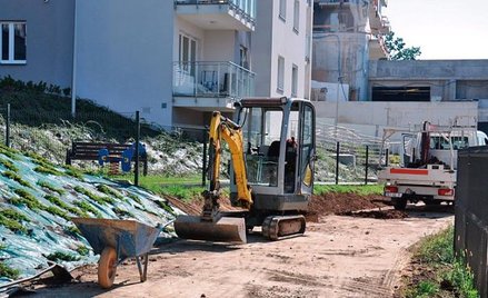 Sąd przypomniał, że zgodnie z przepisami właściciele nieruchomości uczestniczą w kosztach budowy urz