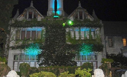 Playboy Mansion, rezydencja Hugh Hefnera, została sprzedana za 100 mln dol.