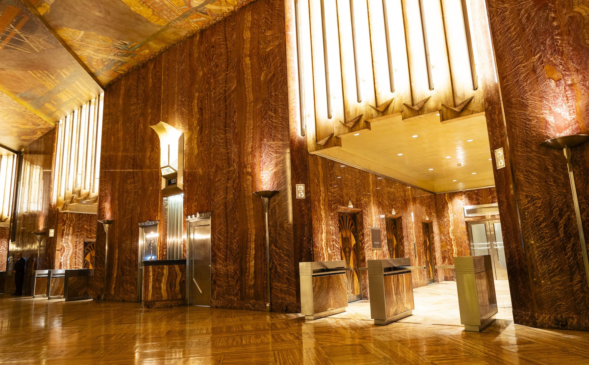 Jeden z najpiękniejszych wieżowców świata na sprzedaż. Kto kupi ikonę art deco?