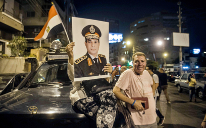 Kair 1 lipca 2013 r., tuż przed obaleniem islamistycznego prezydenta Mohameda Mursiego. Na portrecie